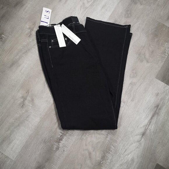 NWT Calvin Klein Ladies Plus Size 16W x 32 Black Bootcut Jeans - Picture 6 of 15